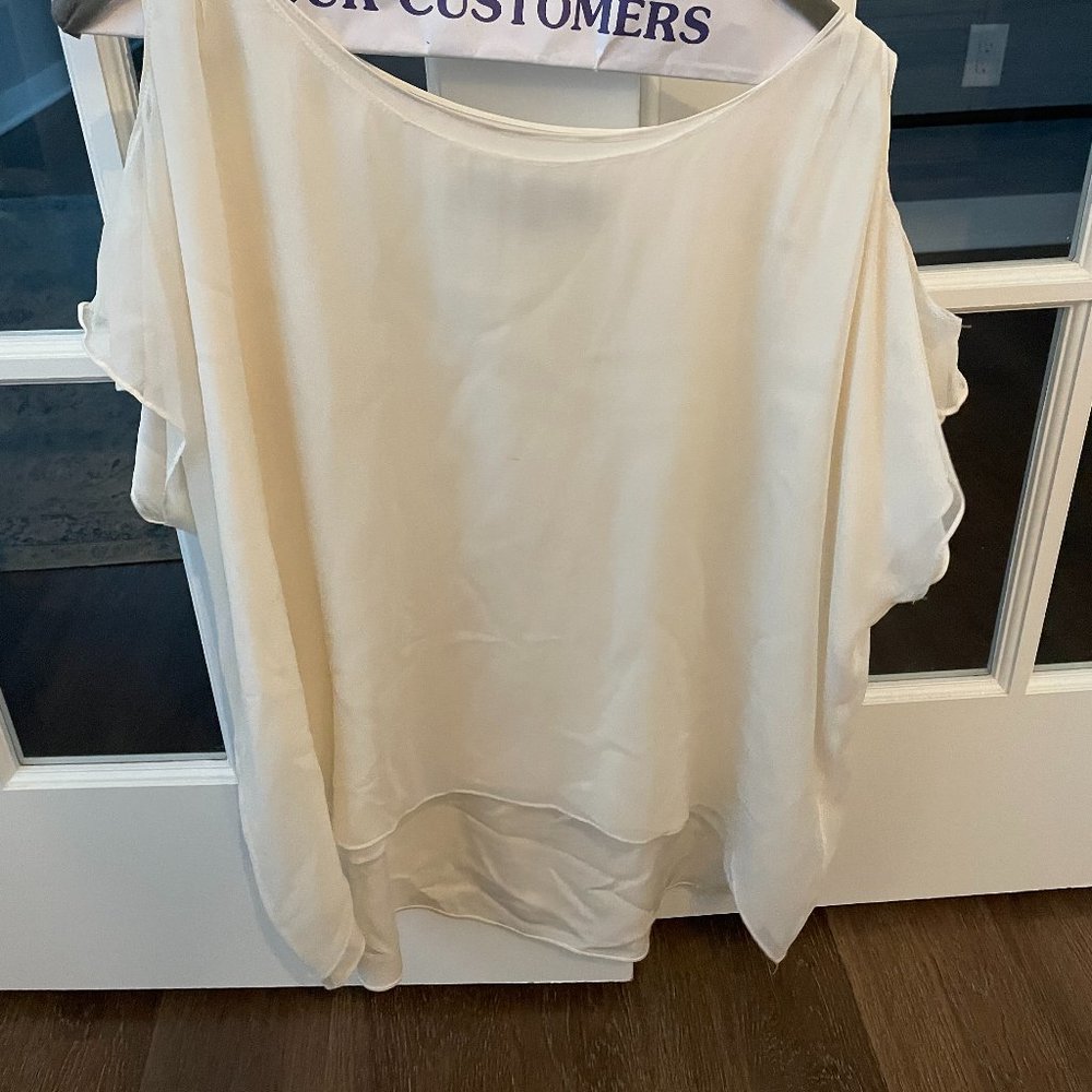 Beautiful Alice and Olivia Silk cold shoulder short sleeve top off white